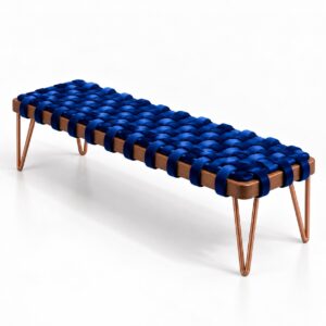 Banco Badabum, banca de 1 m con asiento tejido de terciopelo azul, cuerpo de madera y patas de metal